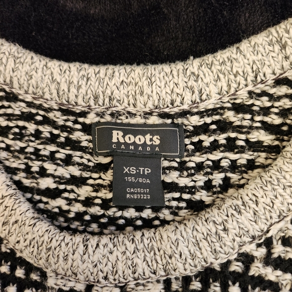 Roots "Snowy Fox" Side-Slit Tunic Sweater - Picture 4 of 7